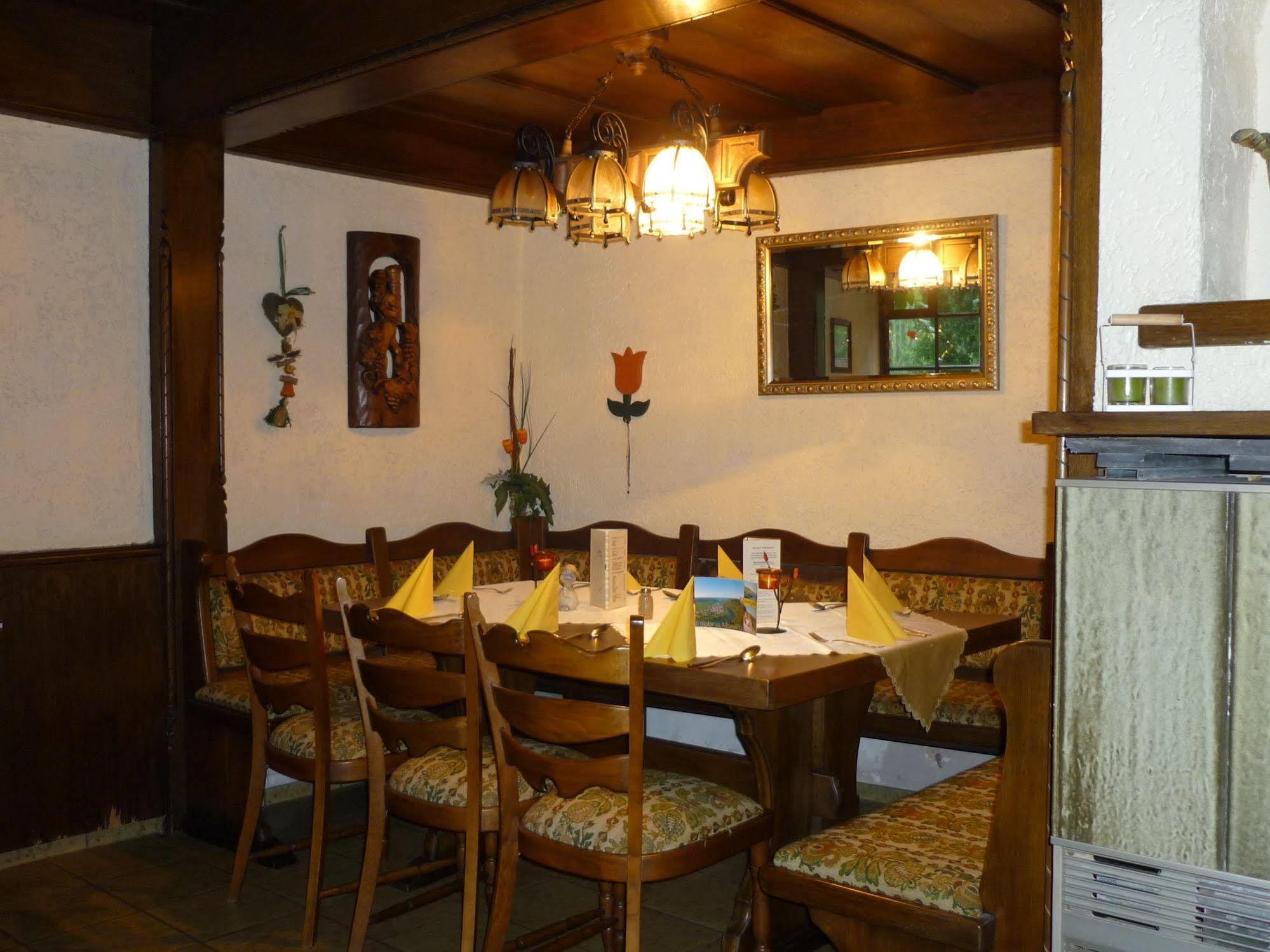 ארנסט Hotel Zur Winzergenossenschaft מראה חיצוני תמונה